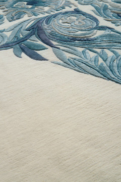 Splendour by Guo Pei Closeup Image