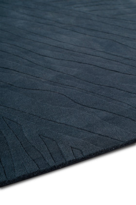 Ariso Midnight Rug by The Rug Company - sidepile [ROOMVO]