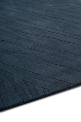 Ariso Midnight Rug by The Rug Company - sidepile