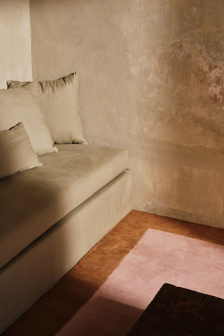 Border Mohair Rose Quartz by The Rug Company - Product detail [ROOMVO]