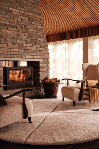 Deep Pile Merino Aspen Round - roomset