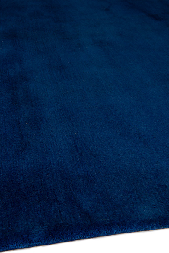Mohair Sapphire by The Rug Company - sidepile 
image
[ROOMVO]