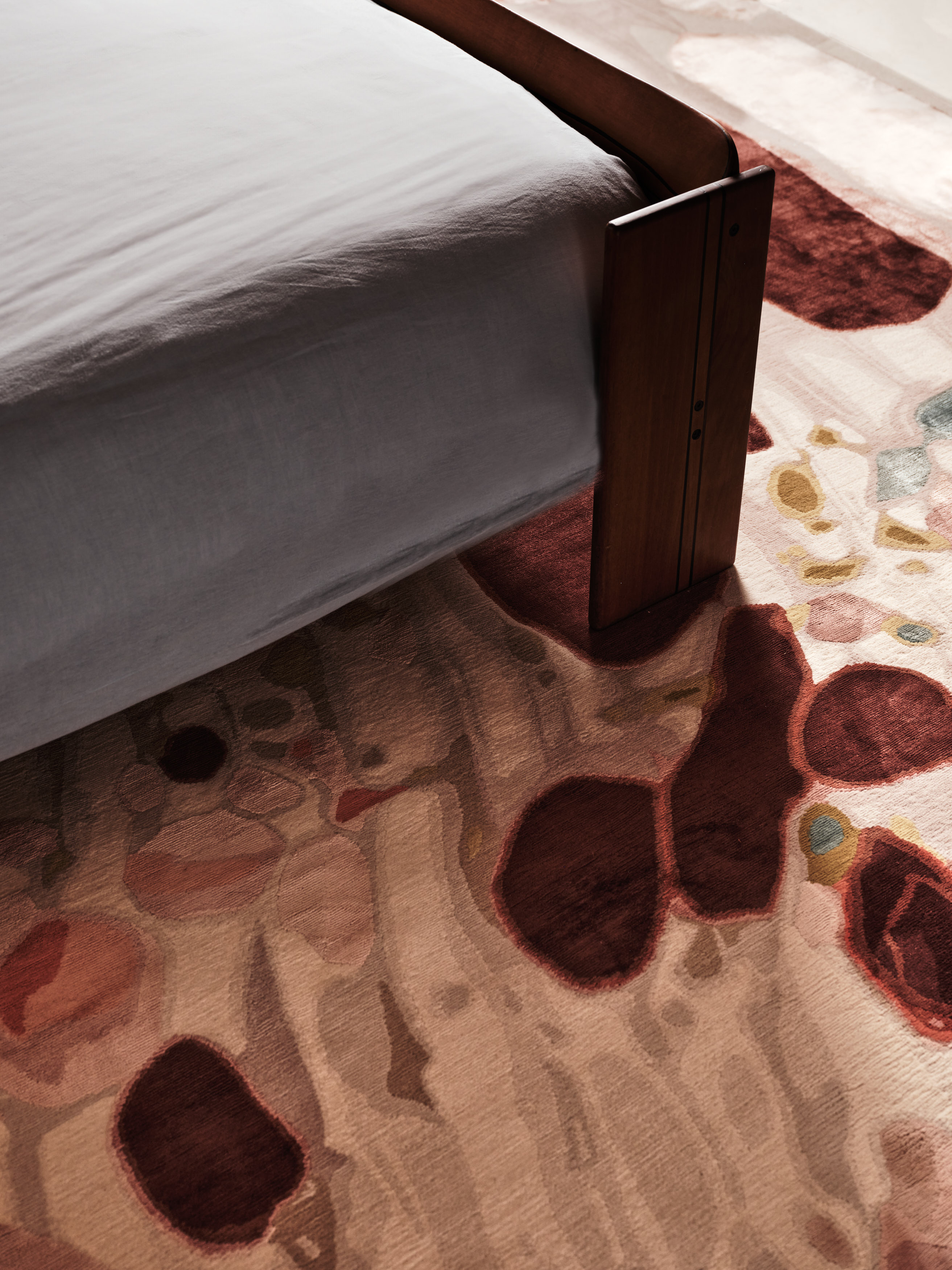 Oyster Round by Chihuly - roomset image