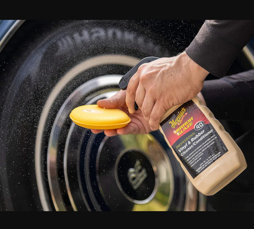 Meguiar's M40 Mirror Glaze Vinyl & Rubber Cleaner & Conditioner - 1 Gallon