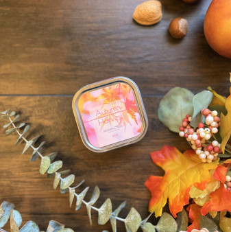 The aroma of fresh hot cider made from ripe Macintosh apples, sprinkled with brown sugar, cinnamon sticks, clove, nutmeg and a touch of citrus zest. This fragrance will have you wishing it was Fall all year long.