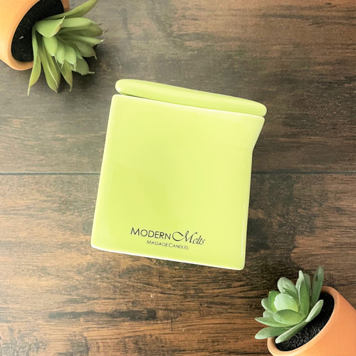 Green Tea & Aloe SIGNATURE Massage Candle (10oz) Green Tea & Aloe SIGNATURE Massage Candle (10oz)
