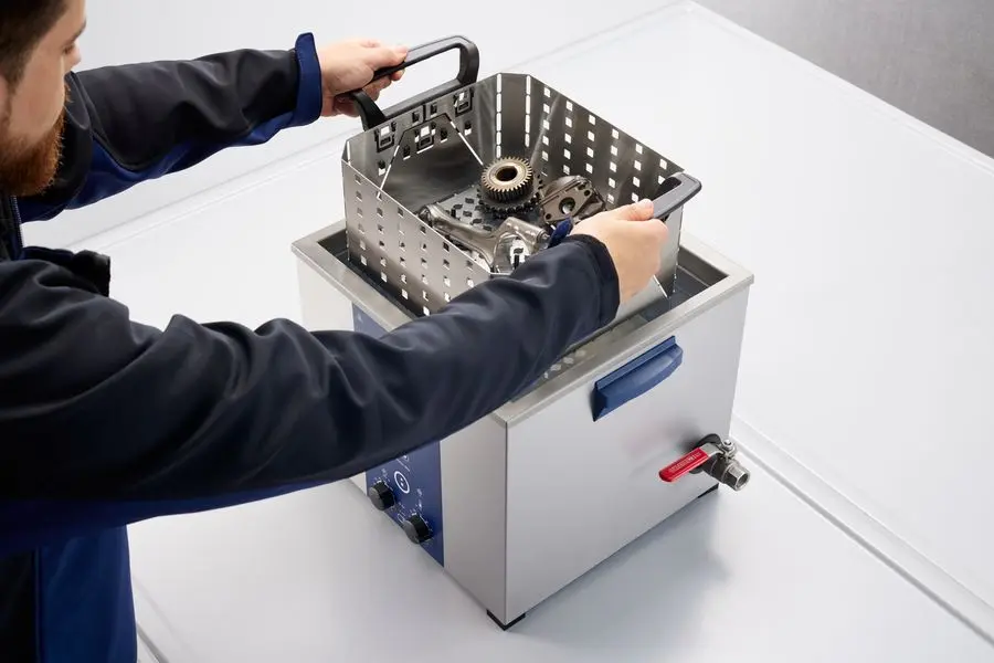 Ultrasonic cleaning system in use