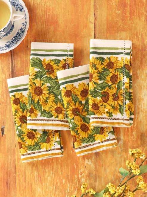 Sunflower Valley Luncheon Napkin Set of 4 - Ecru Sunflower Valley Luncheon Napkin Set of 4 - Ecru