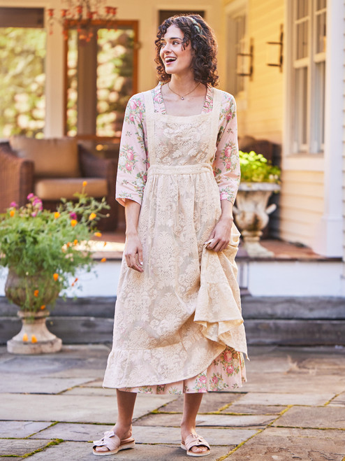 Chateau Lace Apron - Ecru