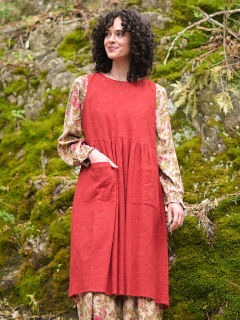 Cottage Apron - Cranberry