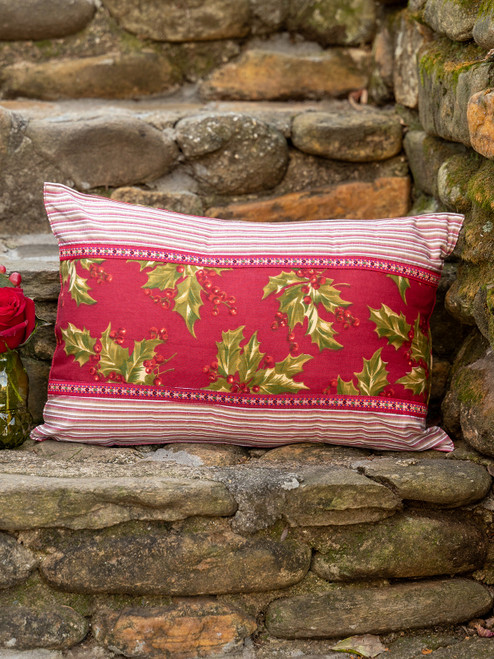Winterberry Cushion with Filler