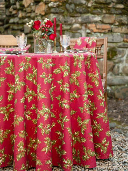 Winterberry Round Cloth