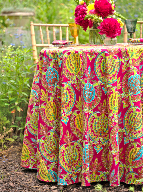 Hello Pineapple Round Cloth - Fuchsia