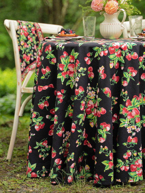 Strawberry Round Cloth - Black