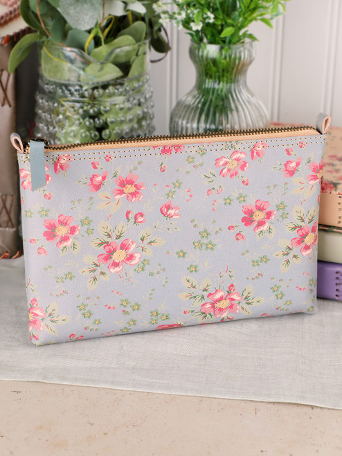 Magnolia Leather Pouch - Sky Blue