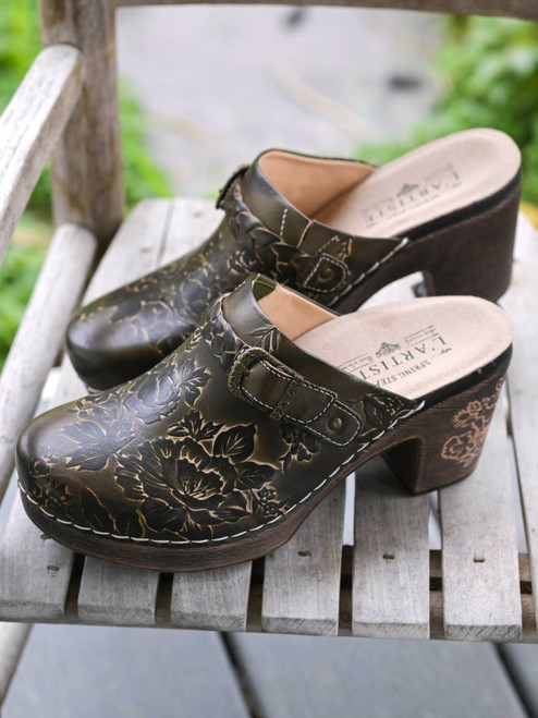 Calliroe Clog - Olive Multi