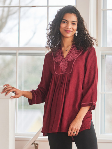 TNA5238V-RichRed-April-Cornell