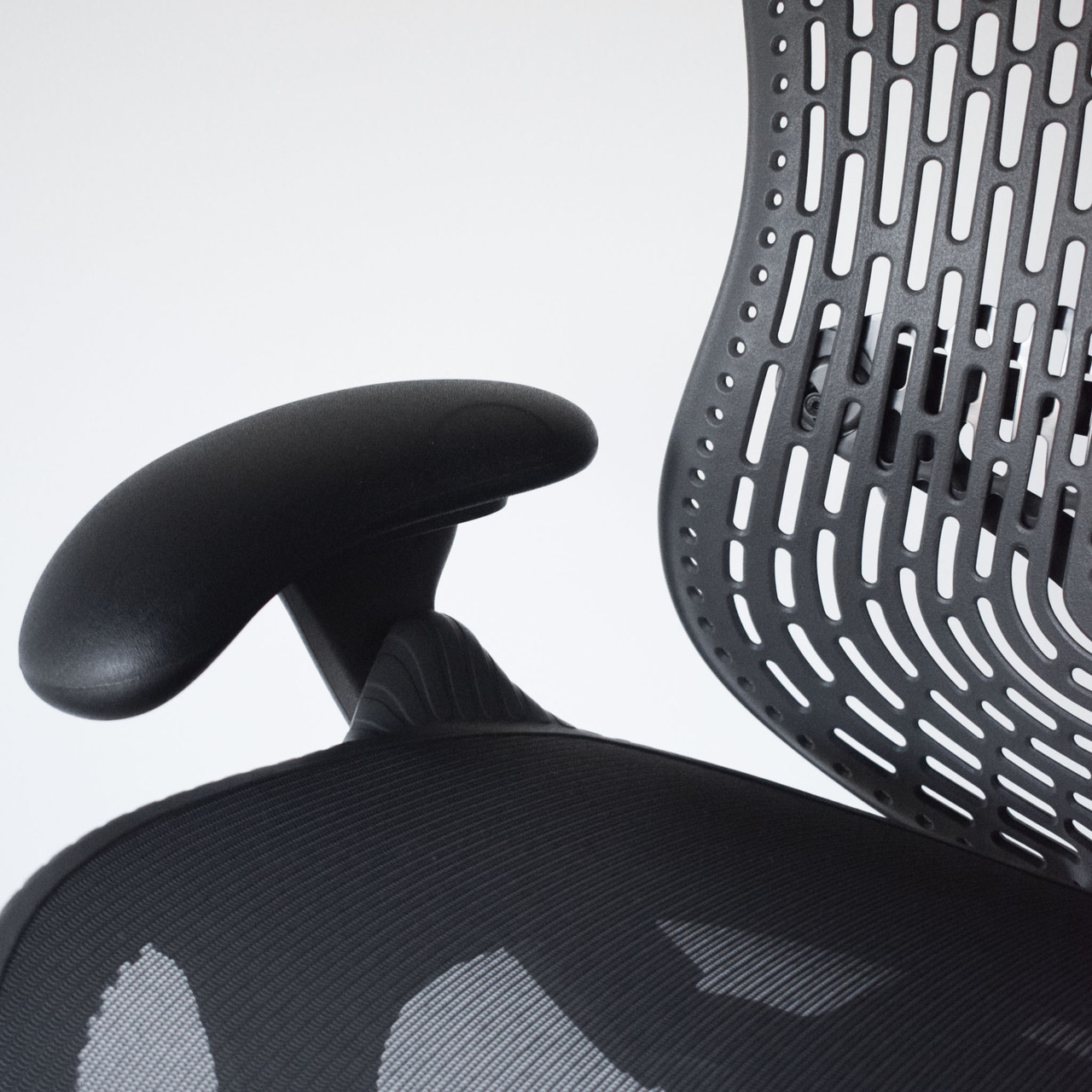 Herman Miller Mirra 2 Triflex Back Graphite Office Chair | Fast