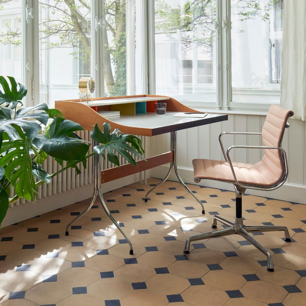 Vitra Nelson Home Desk Mid-Century, Unique Design