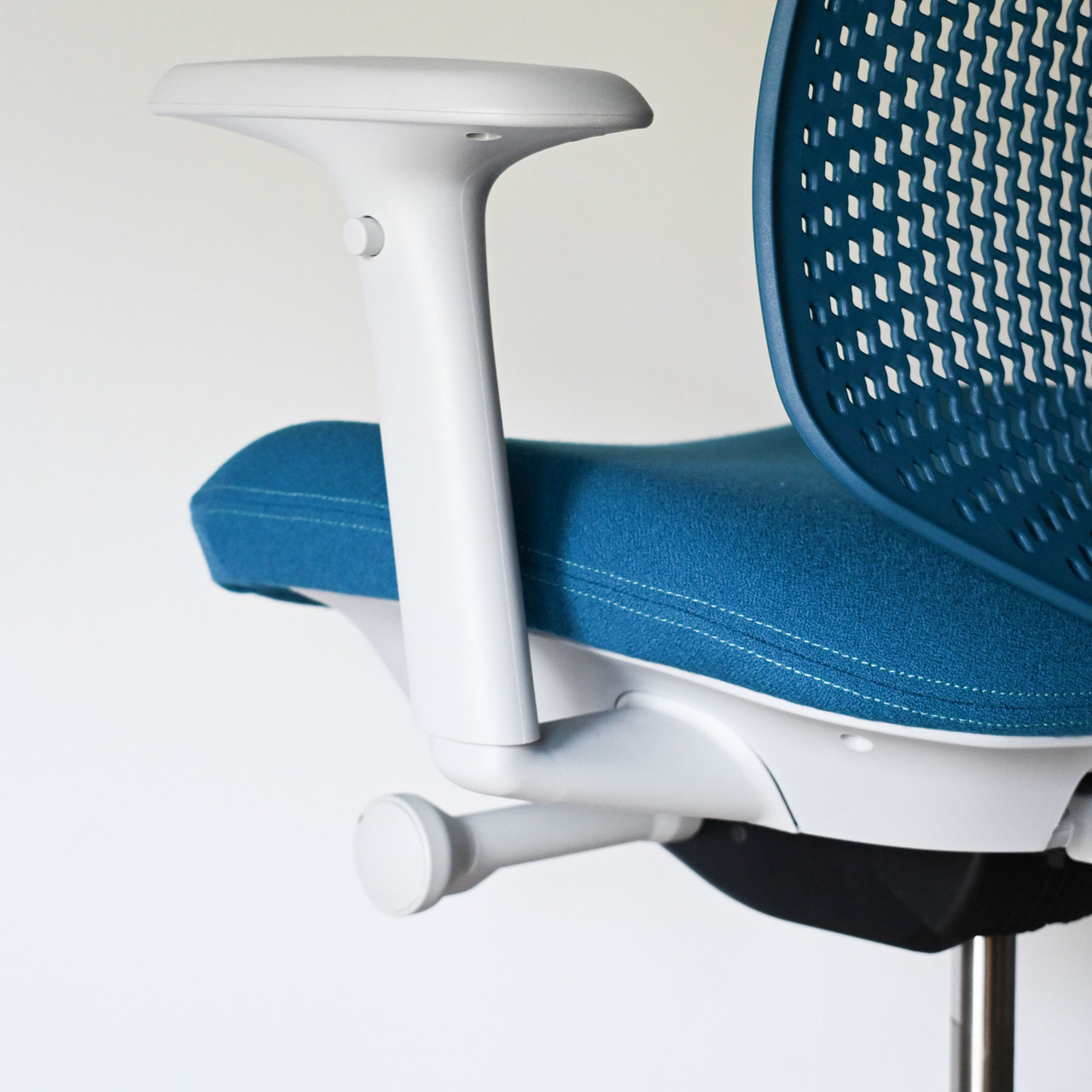 Herman Miller Verus TriFlex Back Peacock Office Chair | Fast Delivery