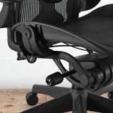 Herman Miller Classic Aeron Size C (large) Chair - Fixed Height Arms, Basic Version| Re-Lived