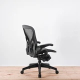 Herman Miller Classic Aeron Size B (medium) Chair - Tuxedo Grey Black Mesh with Graphite Frame and Base | Re-Lived