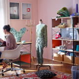 Vitra Eames Storage Unit ESU Shelf 4 next to a desk in a home office