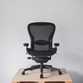 Herman Miller Classic Aeron Size B (medium) Chair - Graphite | Re-Lived
