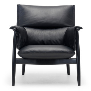 Carl Hansen E015 Embrace Lounge Chair