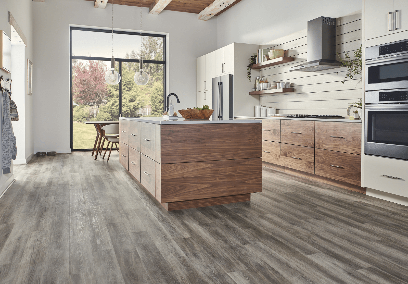 The Best Mops for Vinyl Floors in 2023 - Panel Town & Floors