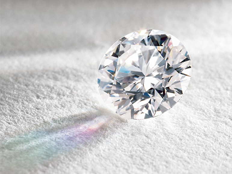 What Makes A Diamond Sparkle? Product Image