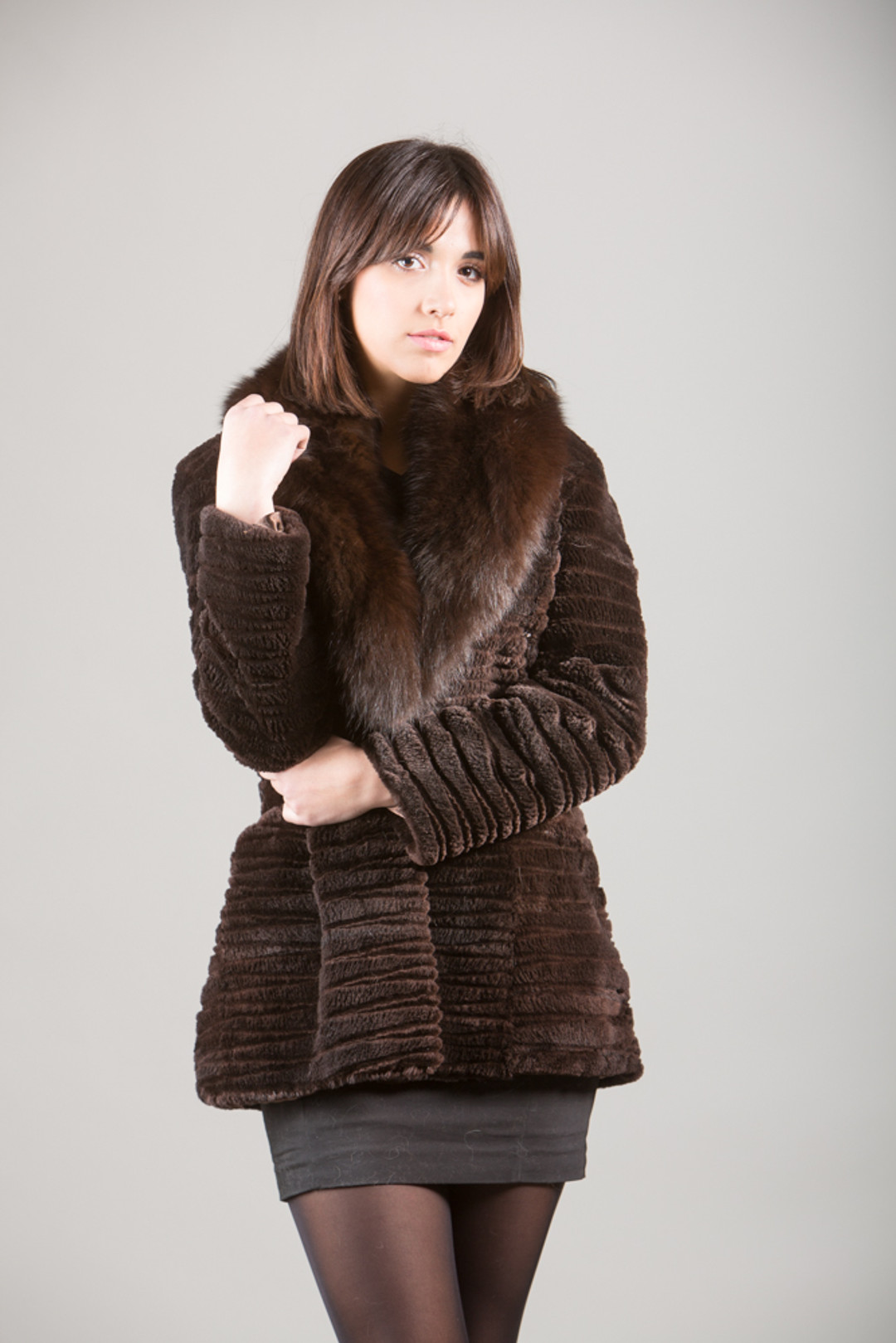 Brown Sculpted Beaver Fur Jacket Fox Fur Collar Brown Sculpted Beaver Fur Jacket Fox Fur Collar