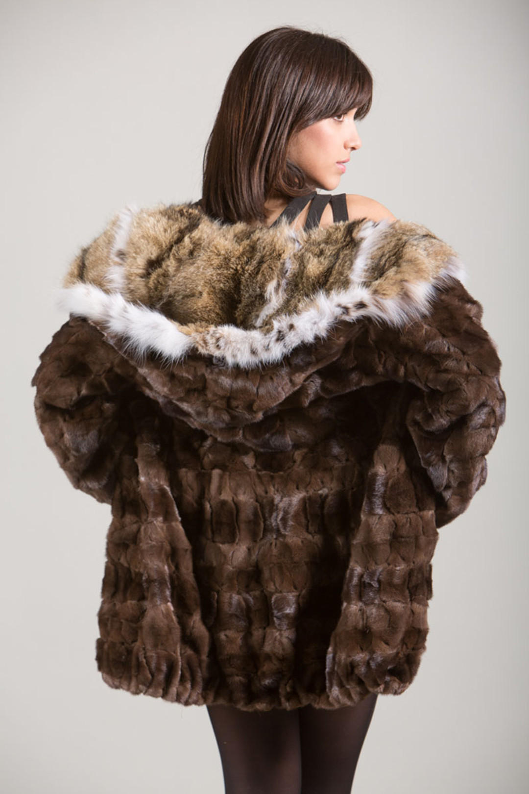 Brown Mink Fur Coat with Lynx Hood rear view Brown Mink Fur Coat with Lynx Hood rear view