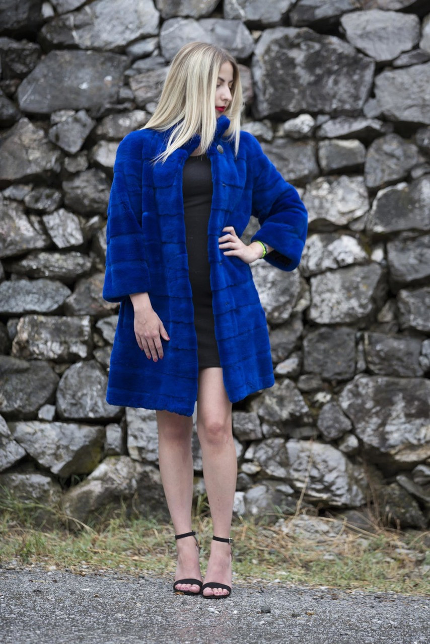Blue Mink Fur Coat Knee Length Cropped Sleeves | SKANDINAVIK FUR