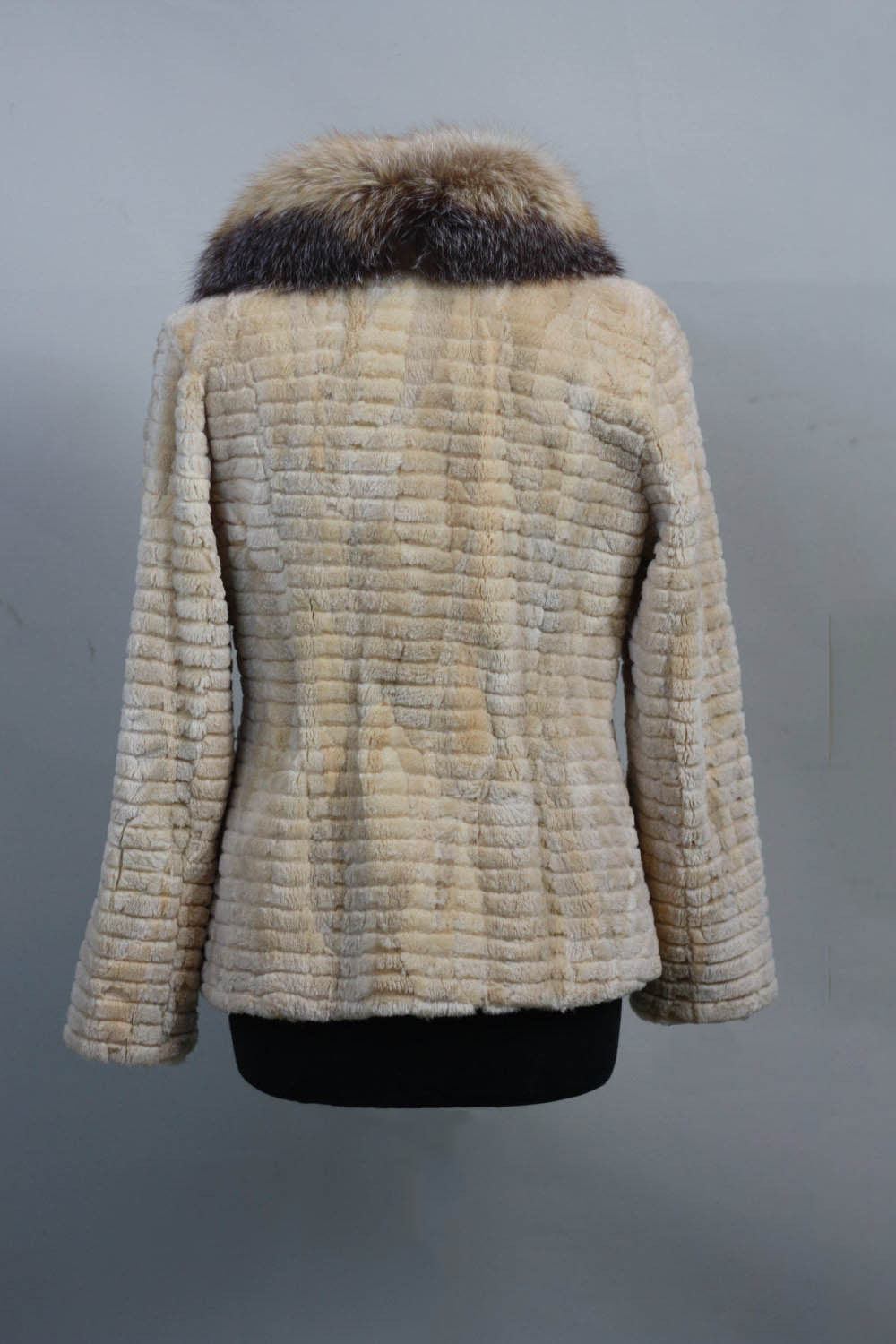 Cream Sculpted Beaver Fur Jacket with Fox Fur Collar| SKANDINAVIK FUR