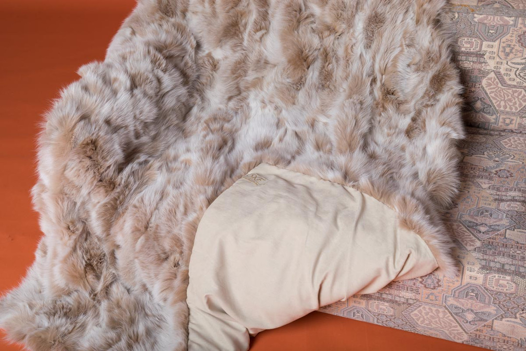 Snow Top  Fox Fur Blanket Throw