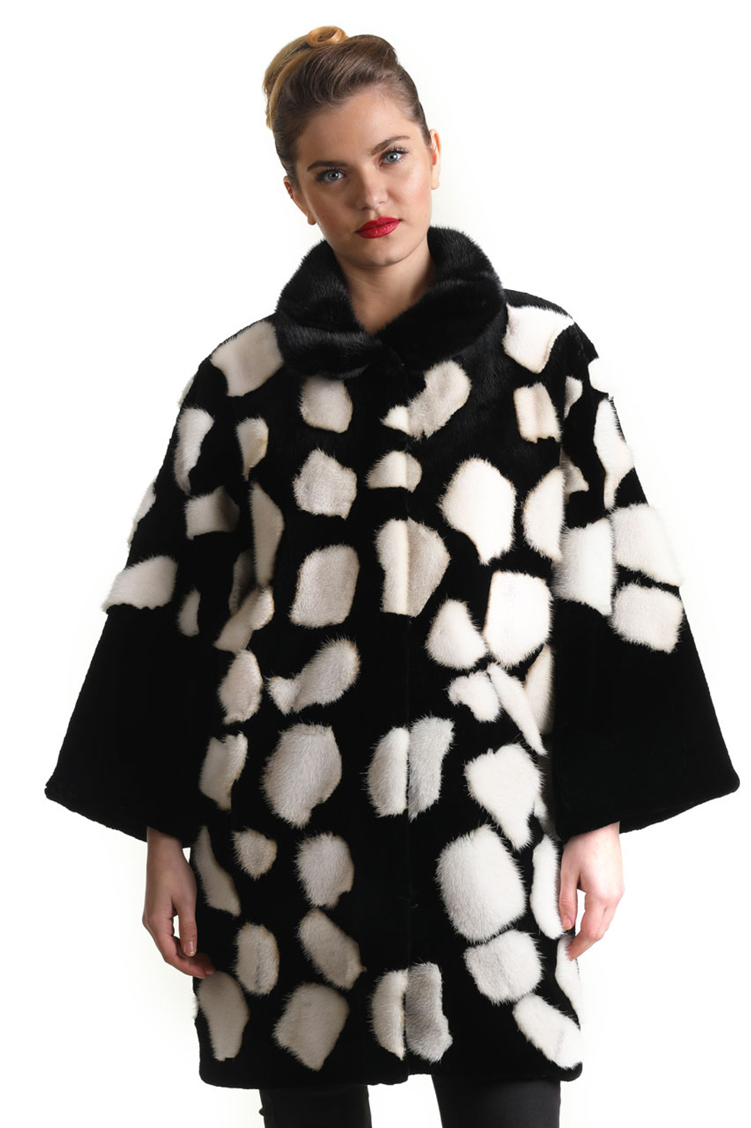 black and white mink fur coat widened sleeves hourglass shape black and white mink fur coat widened sleeves hourglass shape