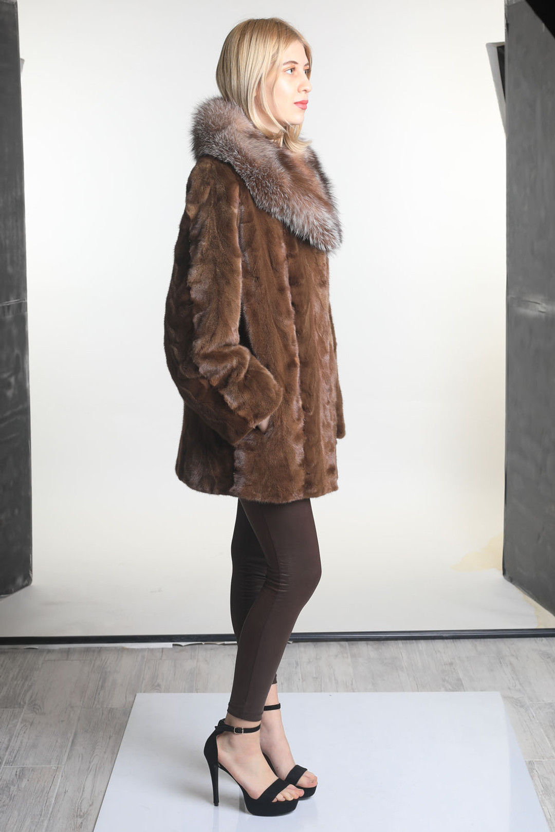 Brown Sectional Mink Fur Coat Crystal Fox Shawl Collar Brown Sectional Mink Fur Coat Crystal Fox Shawl Collar
