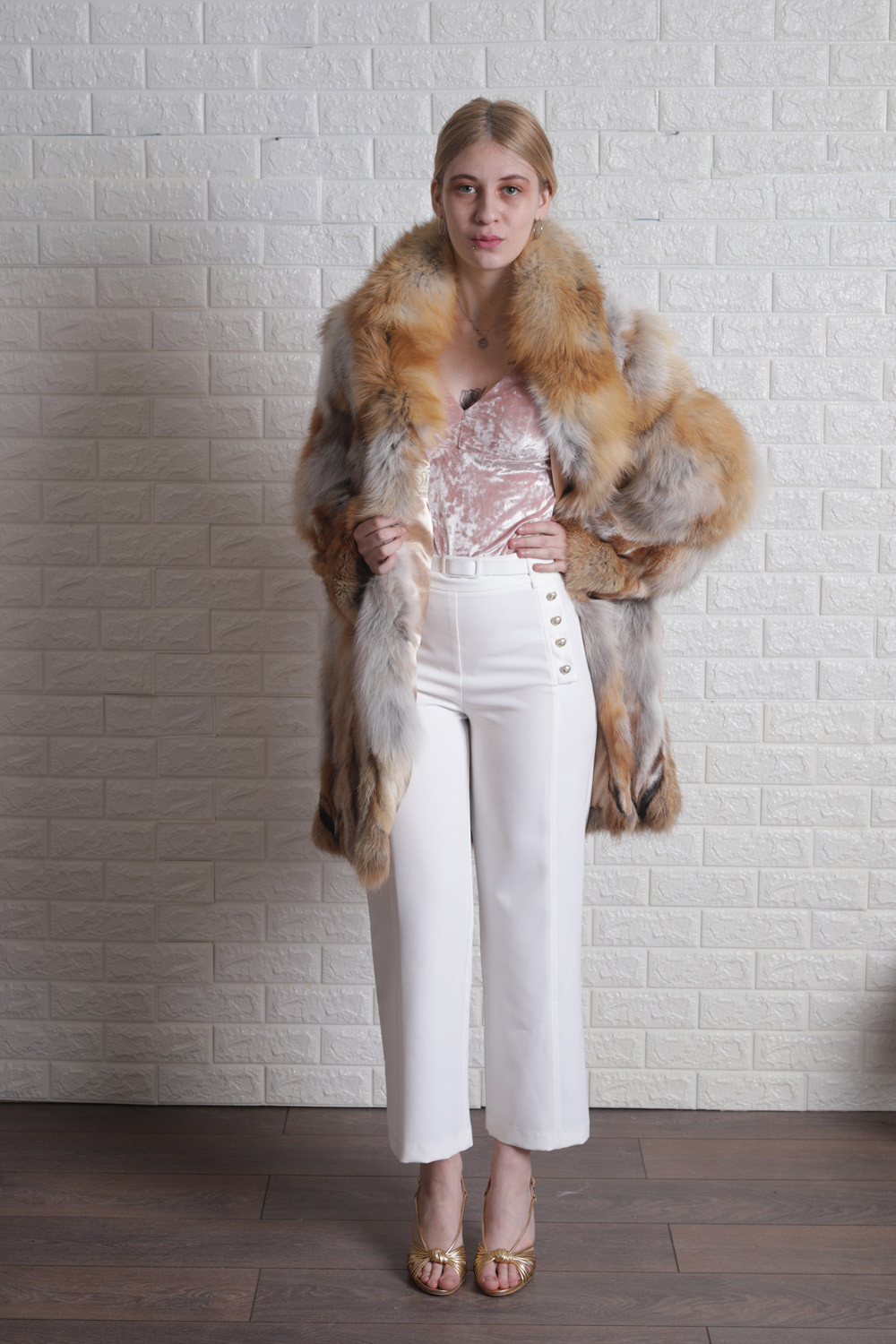 Mid Length Red Fox Fur Coat Shawl Fox Collar M | SKANDINAVIK FUR