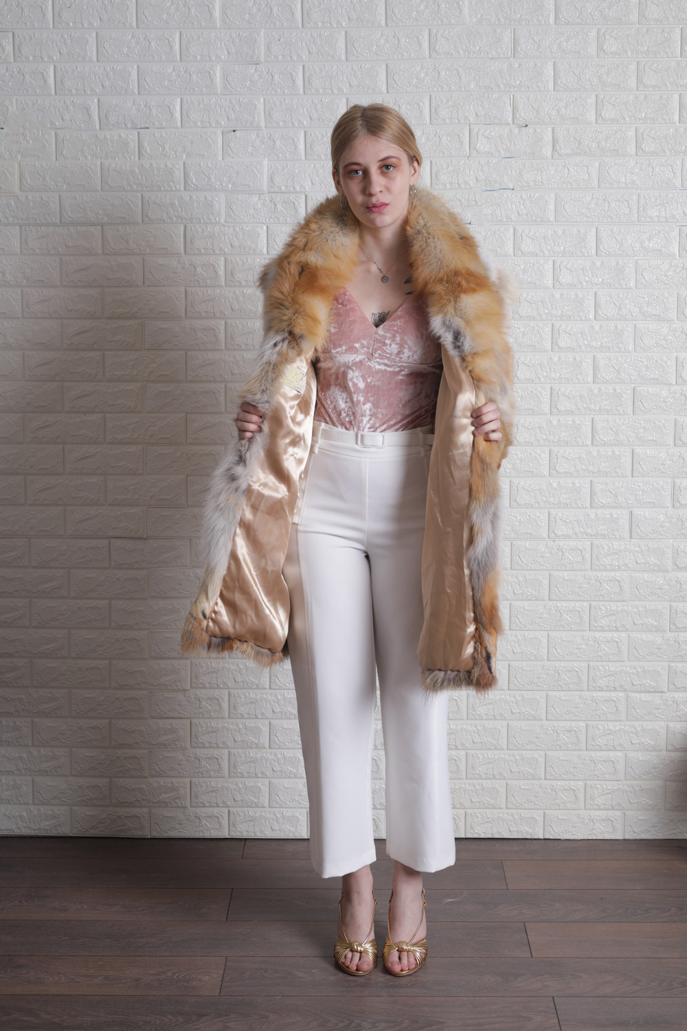 Mid Length Red Fox Fur Coat Shawl Fox Collar M | SKANDINAVIK FUR