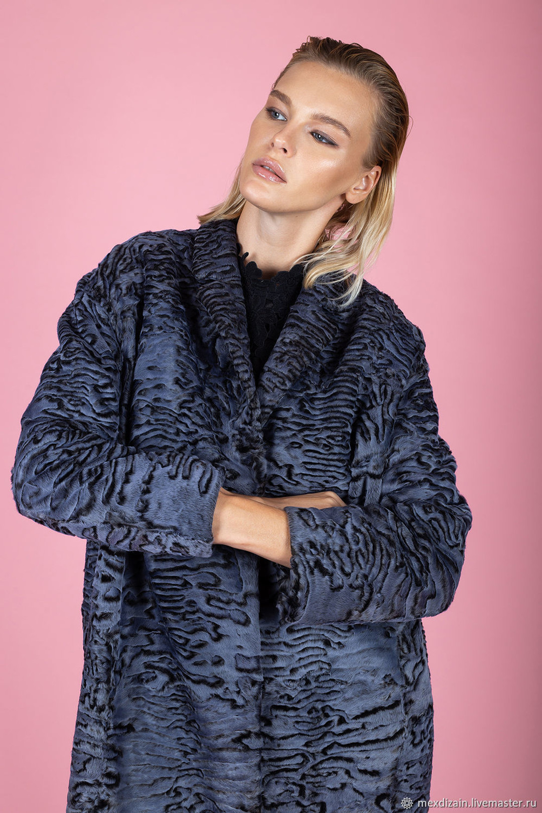 Navy SWAKARA Coat Wide Sweep A line  Close Up Sleeves Navy SWAKARA Coat Wide Sweep A line  Close Up Sleeves