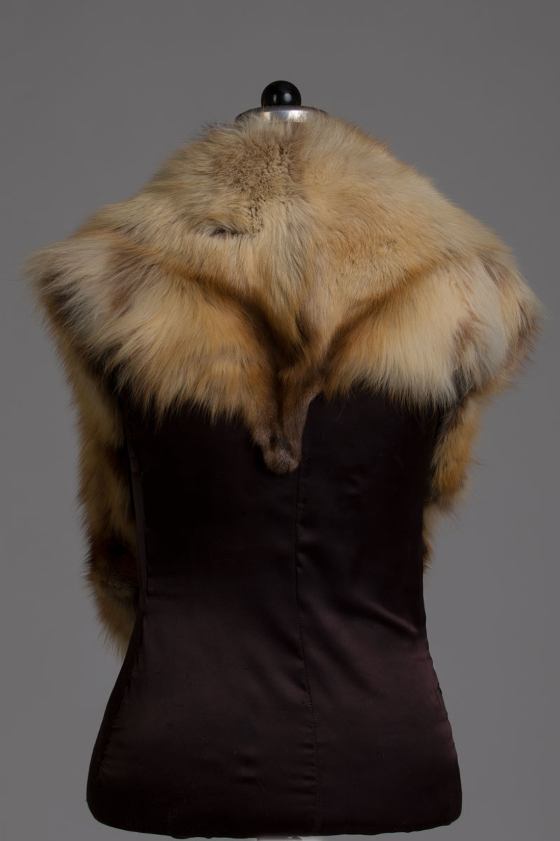 golden island fox fur shawl collar rear view golden island fox fur shawl collar rear view