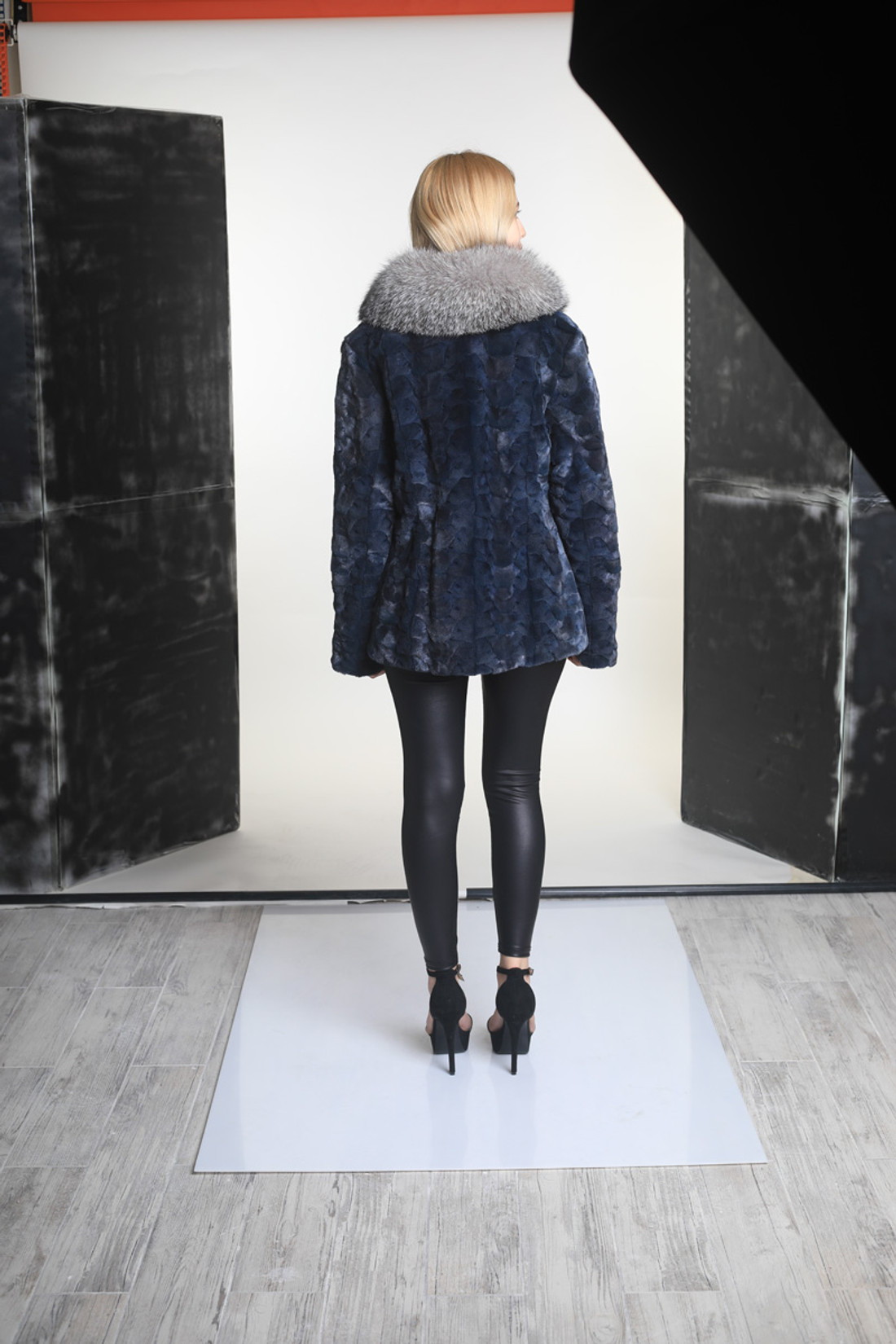 Blue Mink Fur Jacket Wide Skirt Blue Mink Fur Jacket Wide Skirt