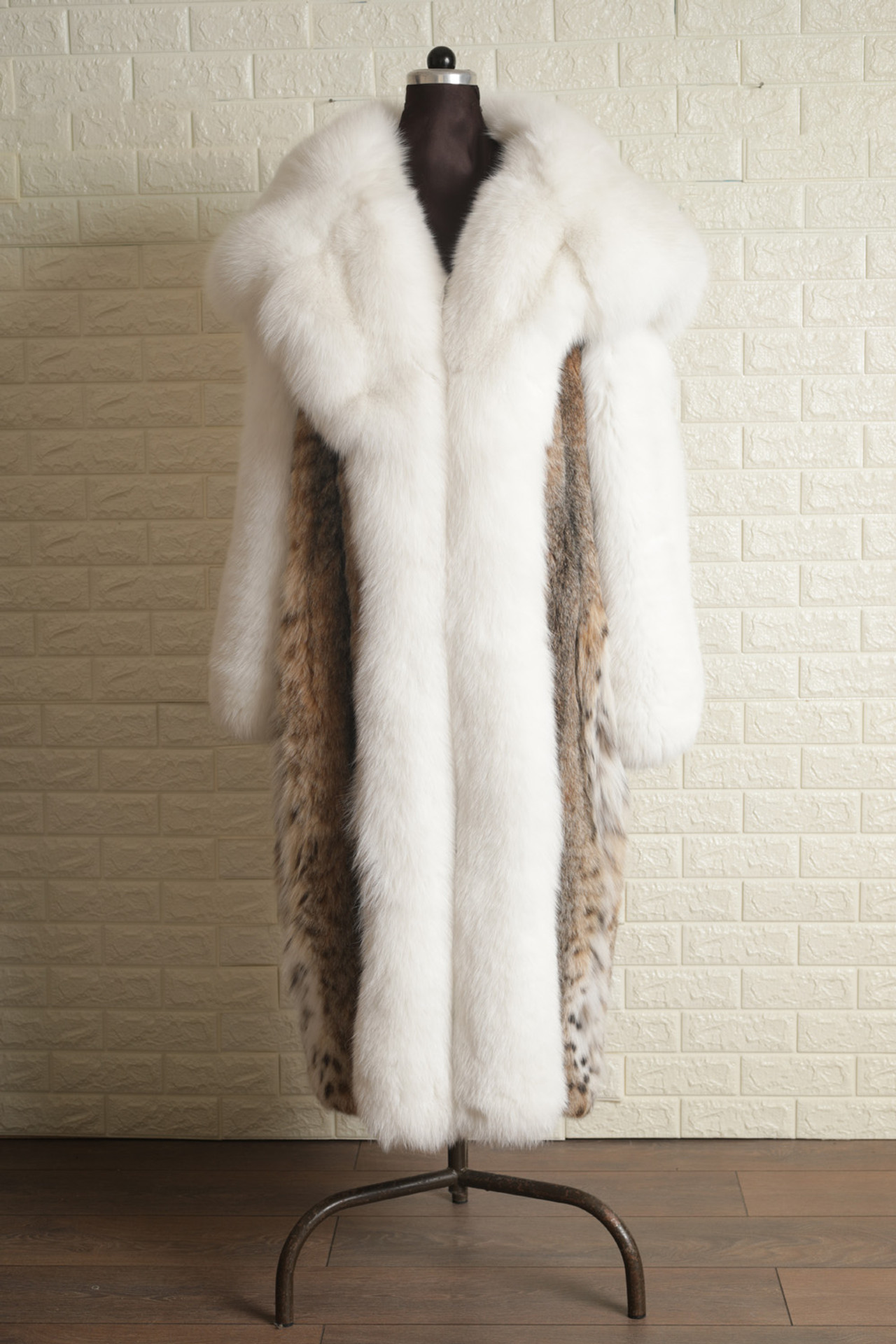 Full Length Lynx Fur Coat White Fox Sleeves Cobra Hood