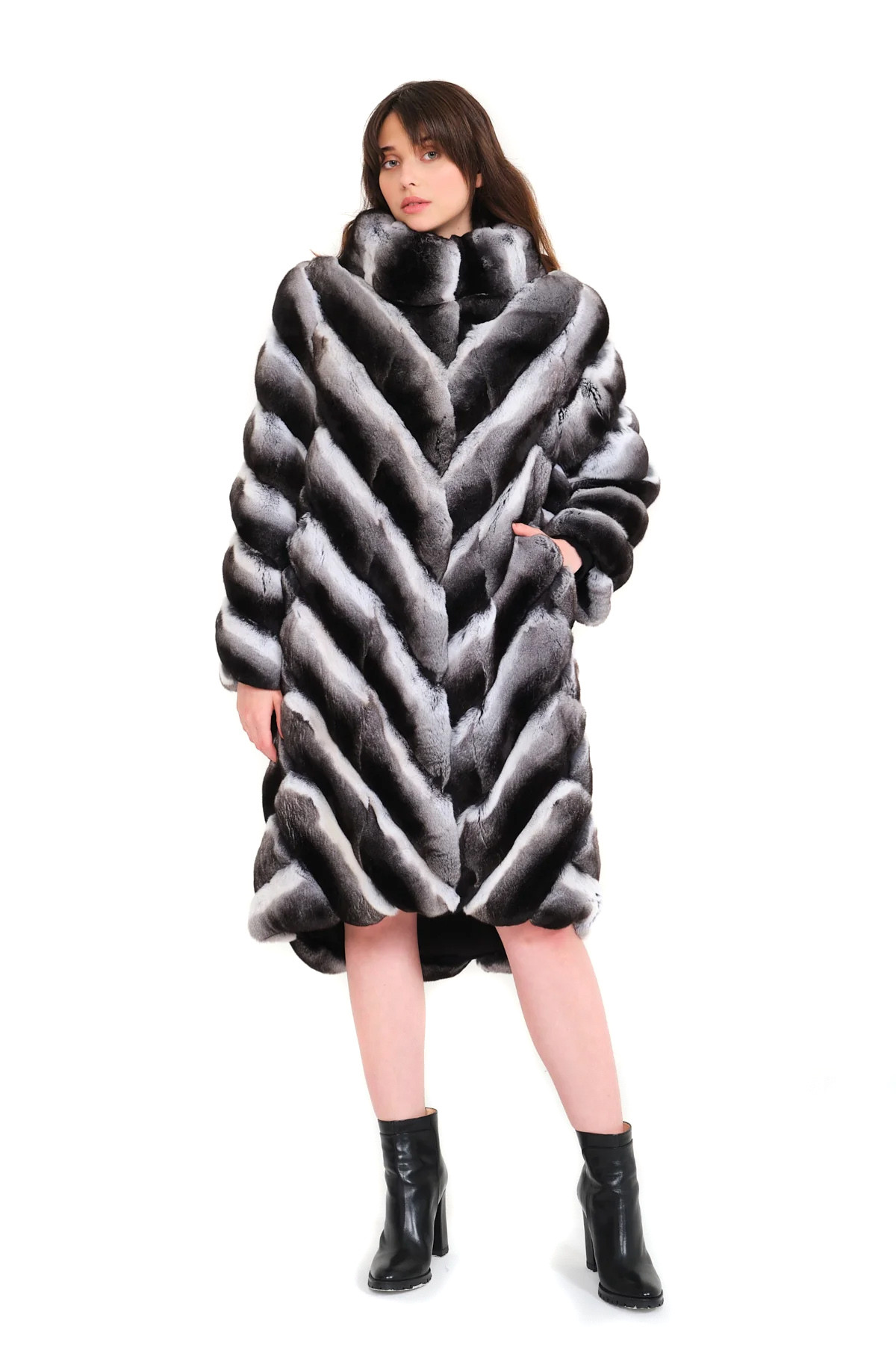 Chinchilla Coat Brunja| SKANDINAVIK FUR