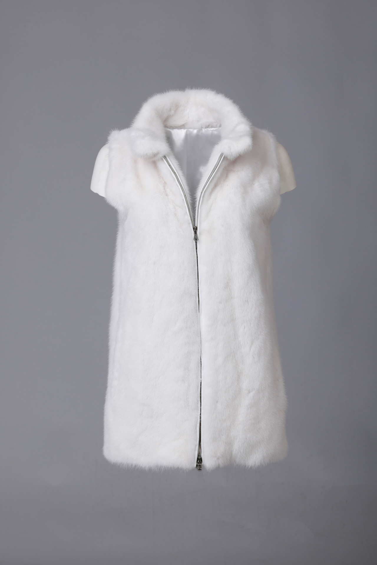White Mink Fur Vest | SKANDINAVIK FUR
