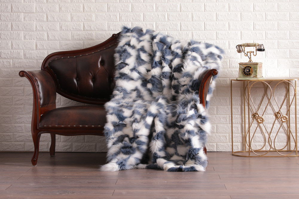 Blue Jean White Fox Fur Fur Blanket Throw Cover | SKANDINAVIK FUR