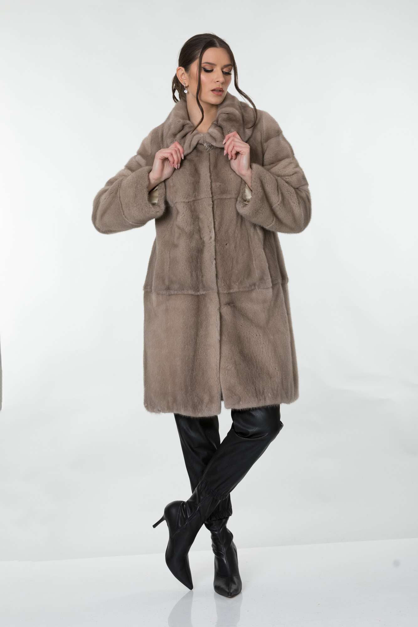 Pastel Brown Mink Fur Coat Skin to Skin Hip Length Wrinkle Collar