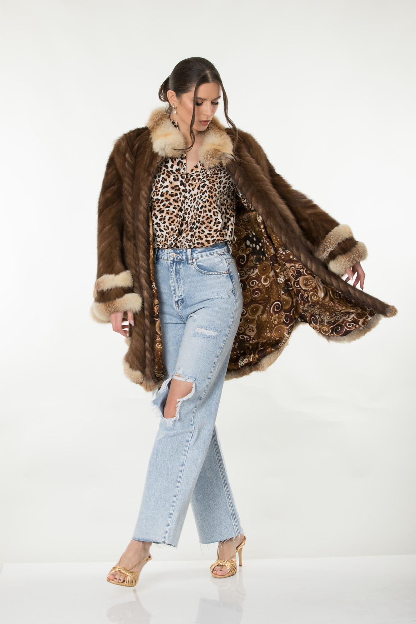 Brown mink fur coat with fox trim | SKANDINAVIK FUR