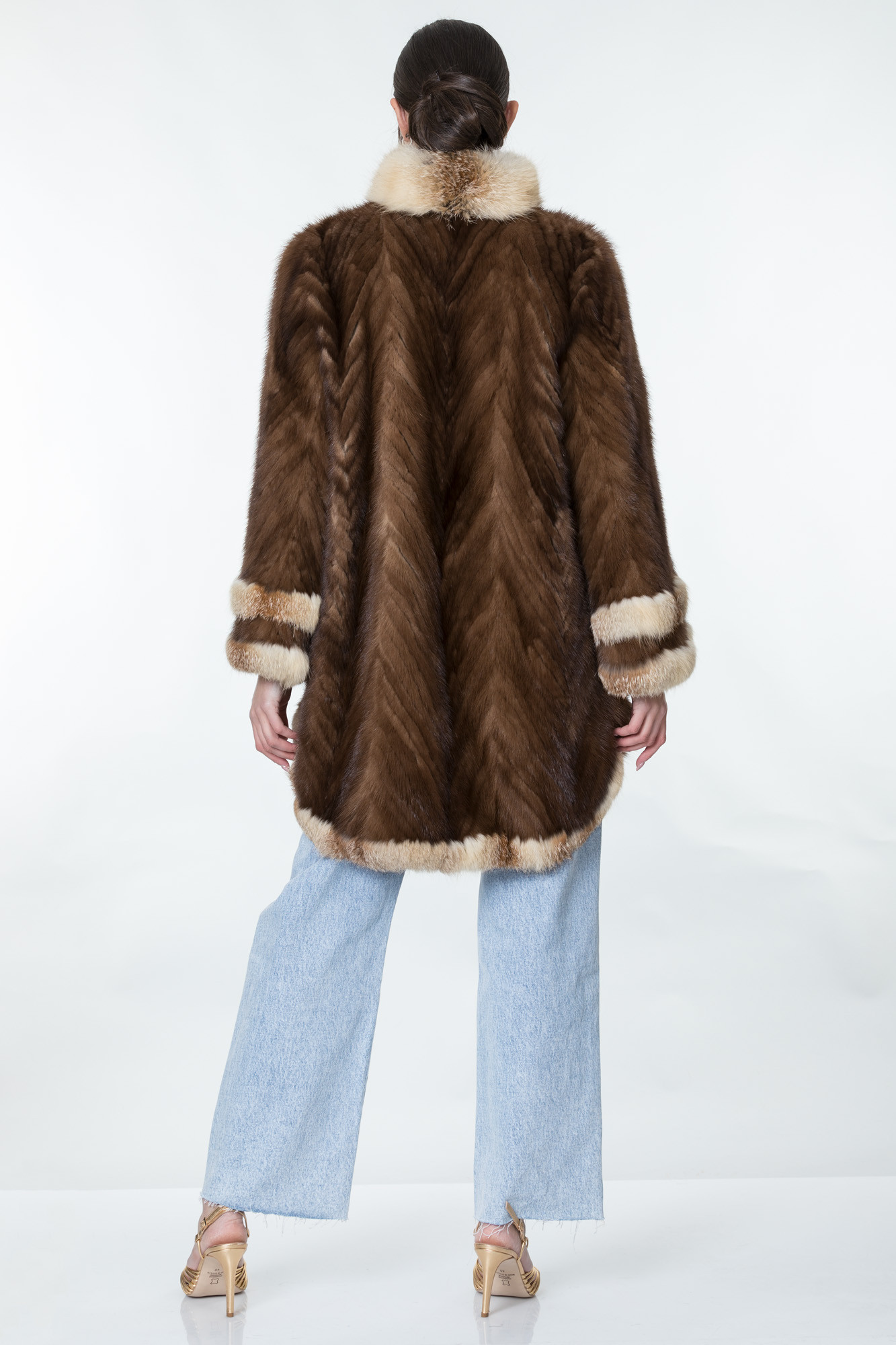 Brown mink fur coat with fox trim | SKANDINAVIK FUR